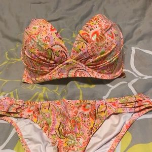 Victoria’s secret swimsuit with 2 bottoms